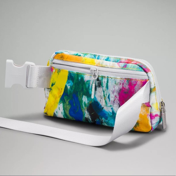 Lululemon Everywhere Belt Bag White multi LAST ONE - Picture 3 of 6